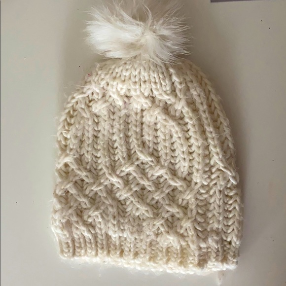 White hat - Picture 1 of 2